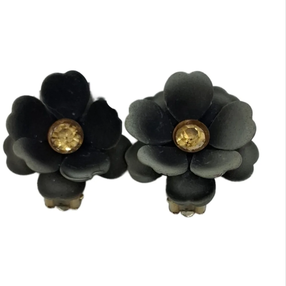 🌸 Vintage Black/Grey Matte Flower Clip-On Earrings w/ Amber Crystal